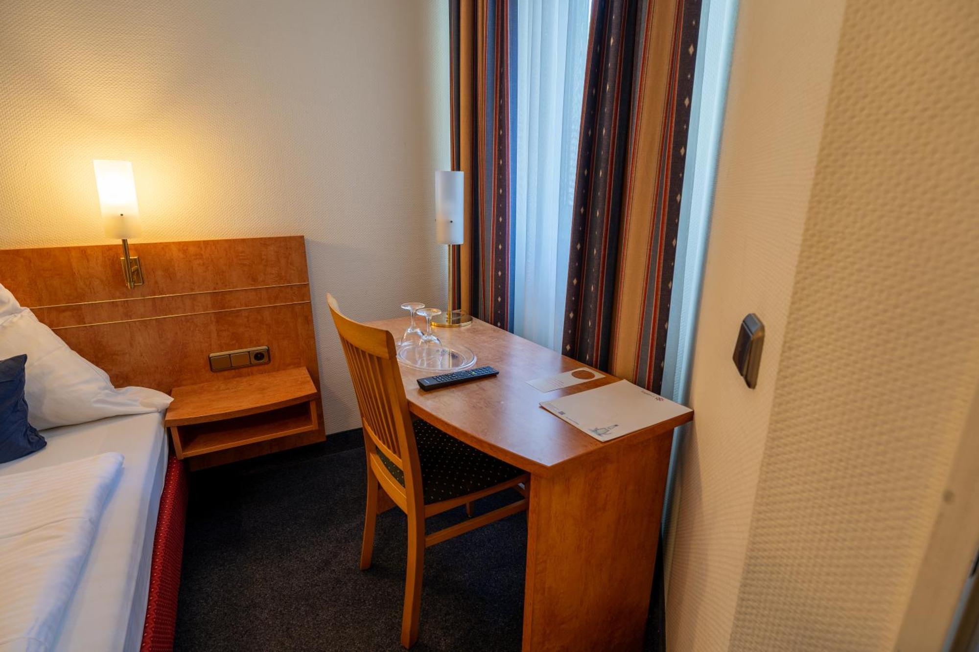 Airport Business Hotel Koeln Eksteriør bilde